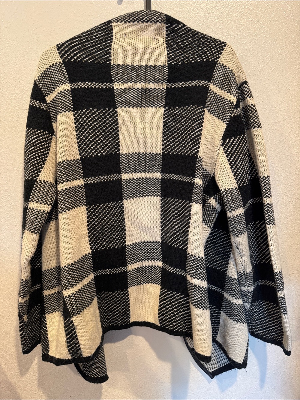 Papillon Black & Cream Plaid Open-Front Cardigan - Picture 5 of 6